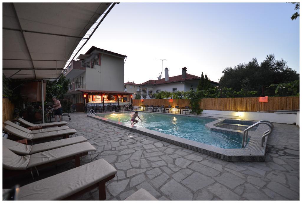 Anna Christina Apartments Metamorfosi  Bagian luar foto