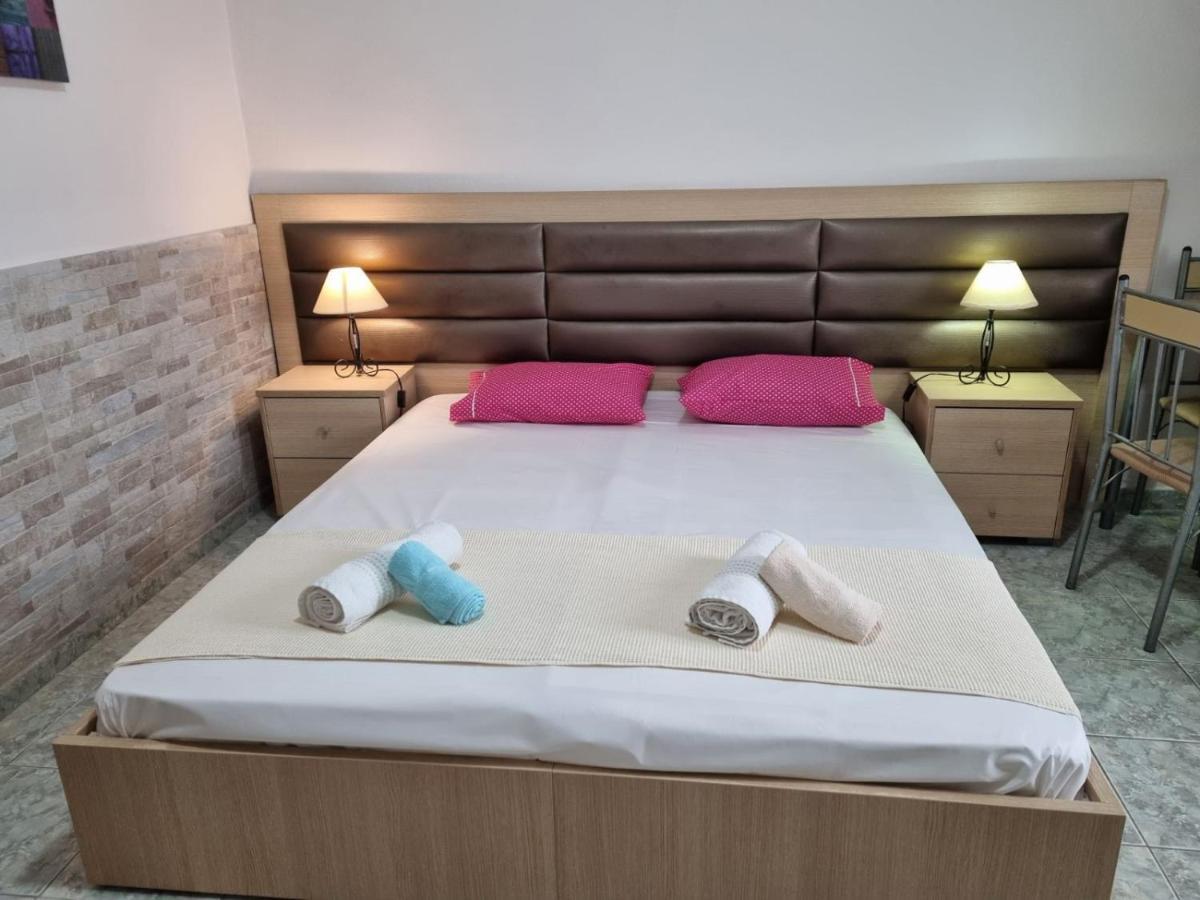 Anna Christina Apartments Metamorfosi  Bagian luar foto