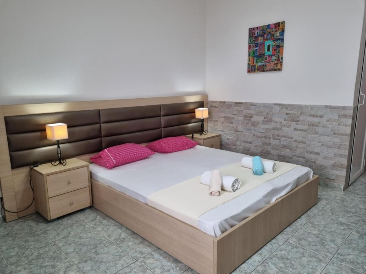 Anna Christina Apartments Metamorfosi  Bagian luar foto