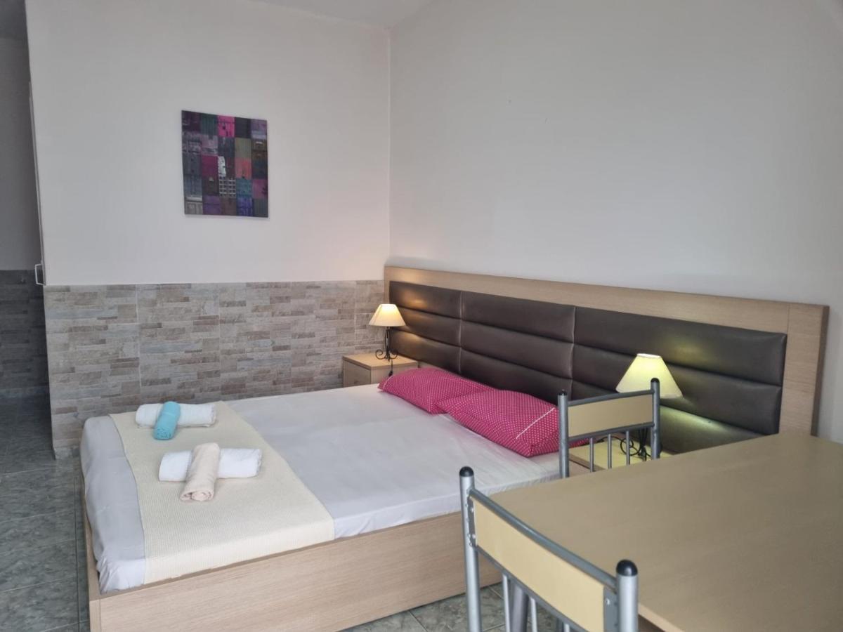 Anna Christina Apartments Metamorfosi  Bagian luar foto