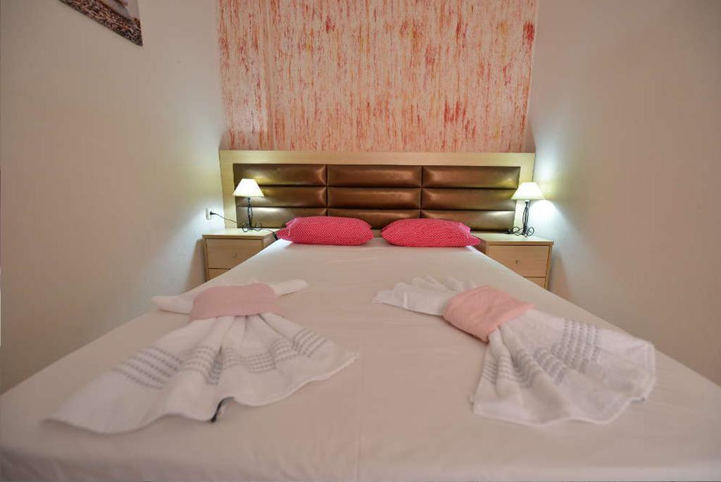 Anna Christina Apartments Metamorfosi  Bagian luar foto
