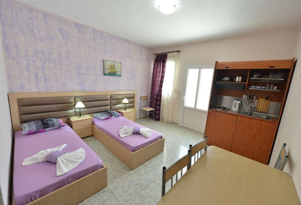 Anna Christina Apartments Metamorfosi  Bagian luar foto